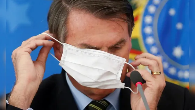 Imagem ilustrativa da notícia Saiba tudo sobre a fraude no cartão de vacina de Bolsonaro