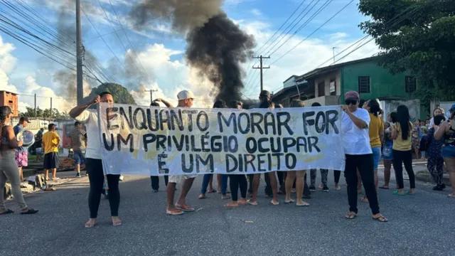 Imagem ilustrativa da notícia Protesto bloqueia a avenida Arthur Bernardes nas duas pistas