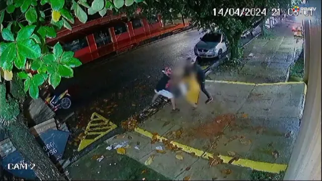 Imagem ilustrativa da notícia Vídeo: assaltantes em motos fazem "arrastão" no Umarizal