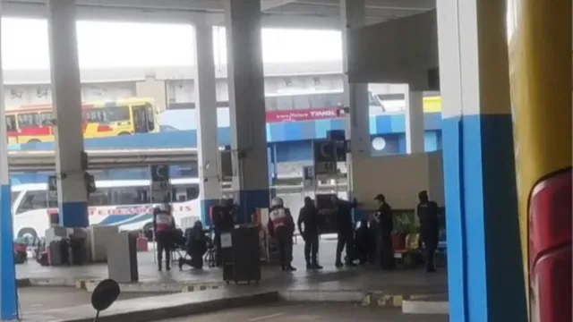 Imagem ilustrativa da notícia RJ: homem se entrega após fazer 17 reféns dentro de ônibus