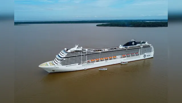 Imagem ilustrativa da notícia Maior navio da temporada de cruzeiros aporta em Belém