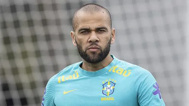 Imagem ilustrativa da notícia Saiba porque Daniel Alves ainda não pagou fiança na Espanha