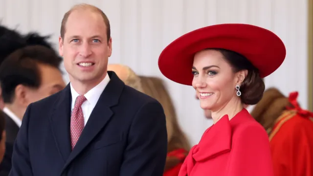 Imagem ilustrativa da notícia Príncipe William sai de hospital e fala sobre câncer de Kate