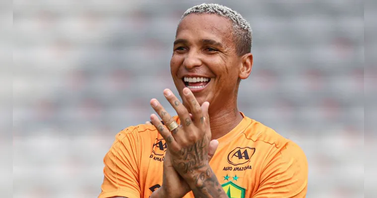 Imagem ilustrativa da notícia Santos mira contratação de Deyverson para a Série B 2024
