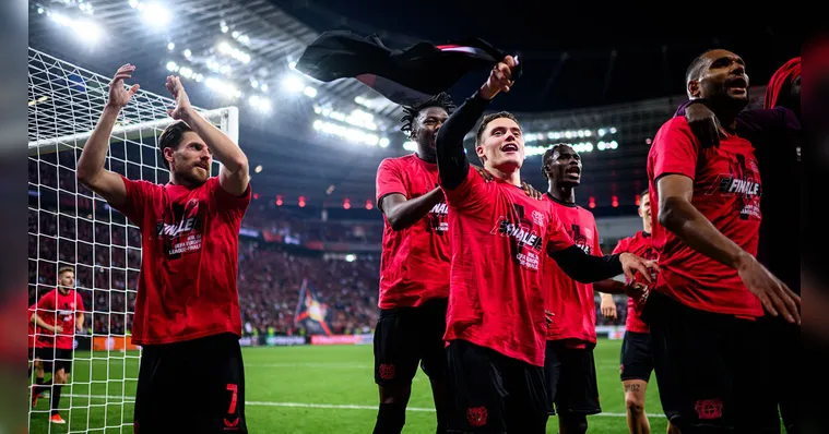 Imagem ilustrativa da notícia Leverkusen empata no fim, segue invicto e está na final