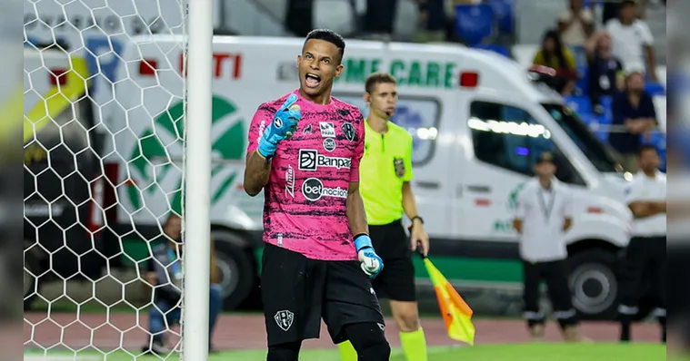 Imagem ilustrativa da notícia Goleiro do Paysandu faz campanha para vítimas no RS