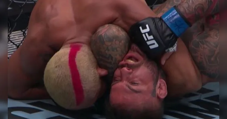 Imagem ilustrativa da notícia Deiveson Figueiredo finaliza norte-americano no UFC 300