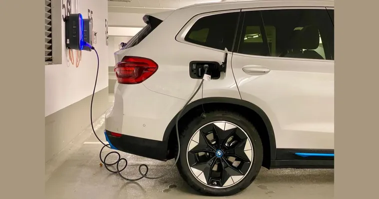 Imagem ilustrativa da notícia Saiba o que fazer quando a bateria do carro elétrico acaba