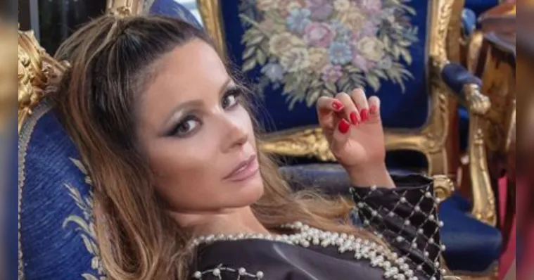 Imagem ilustrativa da notícia Grávida, Renata Dominguez resgata foto nua no Instagram