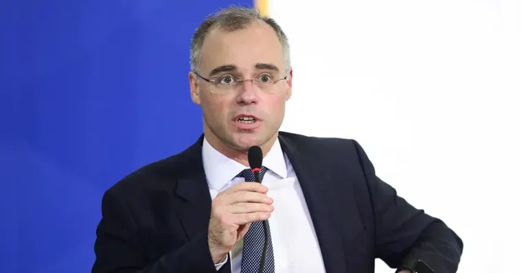 Imagem ilustrativa da notícia André Mendonça substituirá Alexandre de Moraes no TSE
