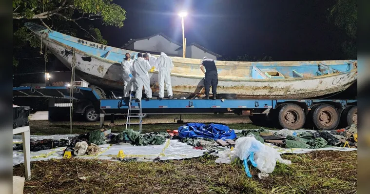 Imagem ilustrativa da notícia Corpos encontrados em barco passam por perícia em Belém
