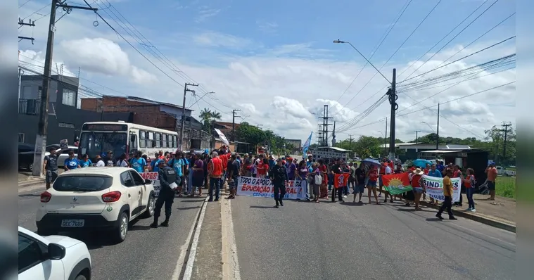 Imagem ilustrativa da notícia Profissionais e estudantes da UFRA bloqueiam Perimetral