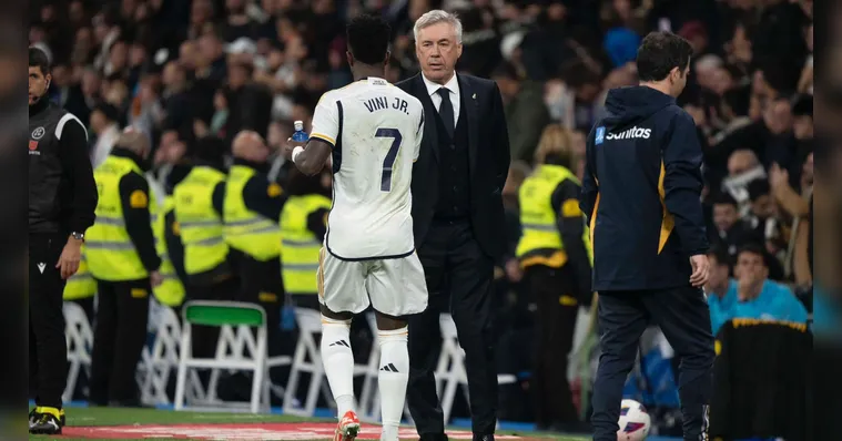 Imagem ilustrativa da notícia Ancelotti defende Vini Jr: "Nunca vi jogador tão perseguido"