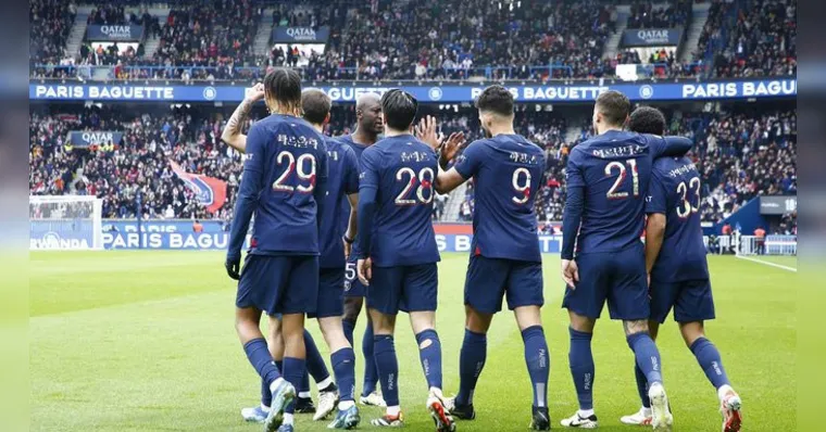 Imagem ilustrativa da notícia Mbappé sai do banco, mas PSG só empata com Reims no Francês
