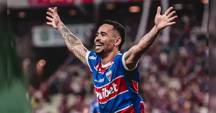 Imagem ilustrativa da notícia Com 2 gols no Boca, Pikachu é destaque na imprensa argentina