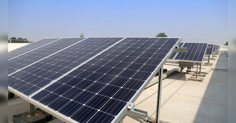 Imagem ilustrativa da notícia Câmara aprova incentivo à energia solar para baixa renda
