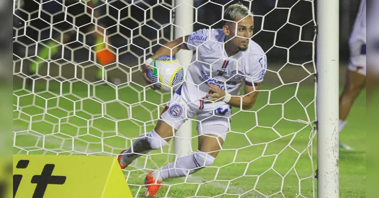 Imagem ilustrativa da notícia Vitória abre 2 a 0, mas Bahia busca empate no Barradão