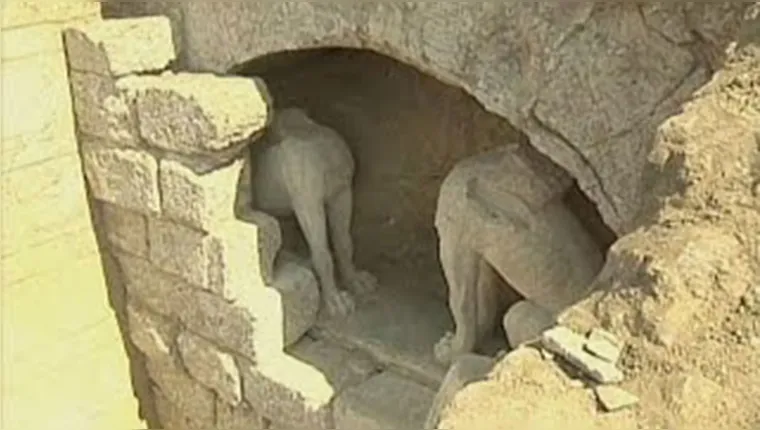 Imagem ilustrativa da notícia Vídeo: banheiro de Alexandre, o Grande, é achado na Grécia