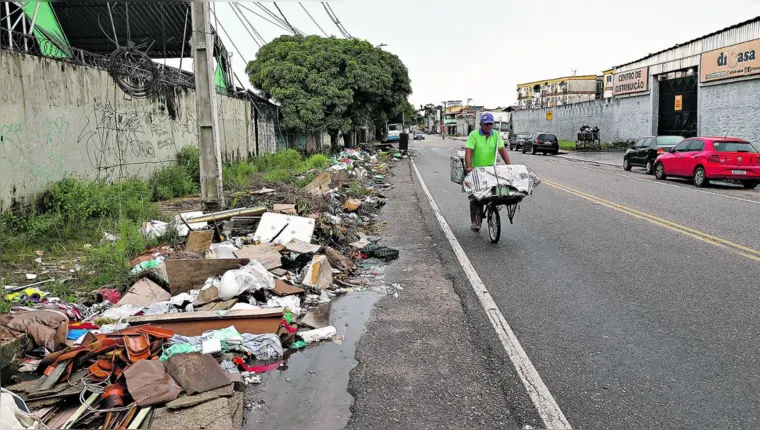 Imagem ilustrativa da notícia Lixo espalhado nas ruas vira uma triste rotina em Belém
