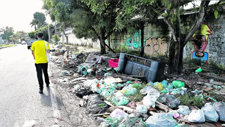 Imagem ilustrativa da notícia Lixo permanece acumulado em várias ruas da capital