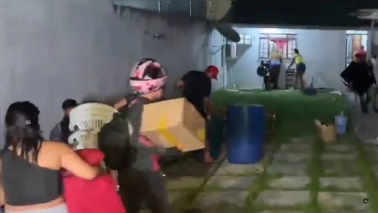 Imagem ilustrativa da notícia População invade casa de suposta golpista em Manaus