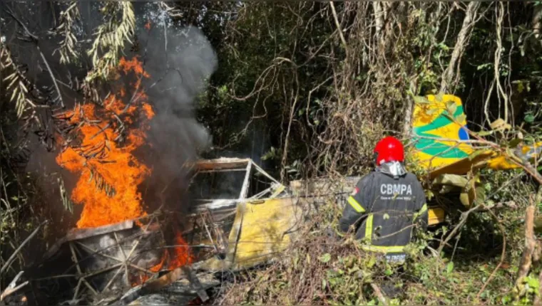 Imagem ilustrativa da notícia Piloto e passageiro são ejetados de avião que caiu no Pará
