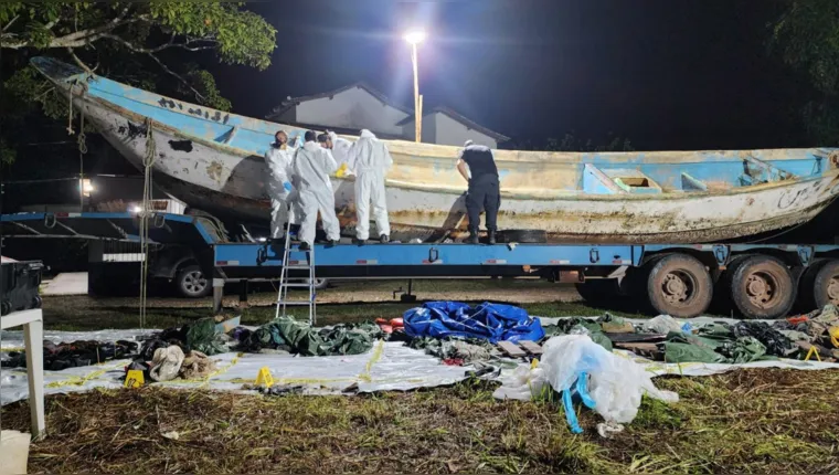 Imagem ilustrativa da notícia Corpos encontrados em barco passam por perícia em Belém
