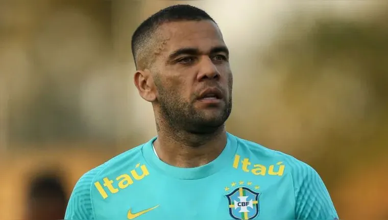 Imagem ilustrativa da notícia Daniel Alves paga fiança de R$ 5,5 milhões e será solto hoje