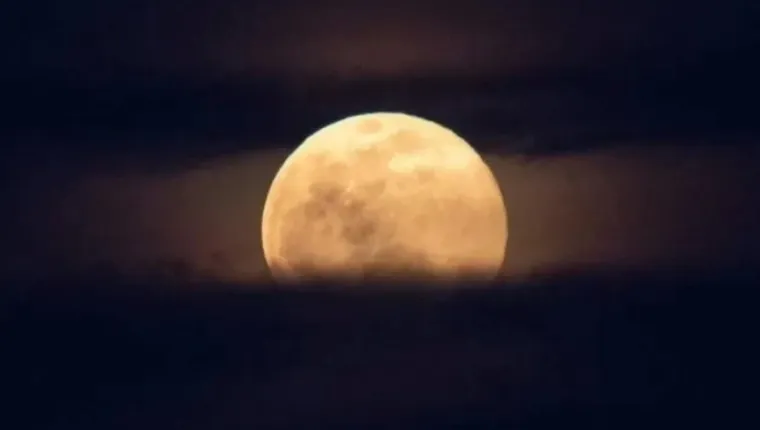 Imagem ilustrativa da notícia "Lua Cheia Rosa" será visível em todo o Brasil. Veja!