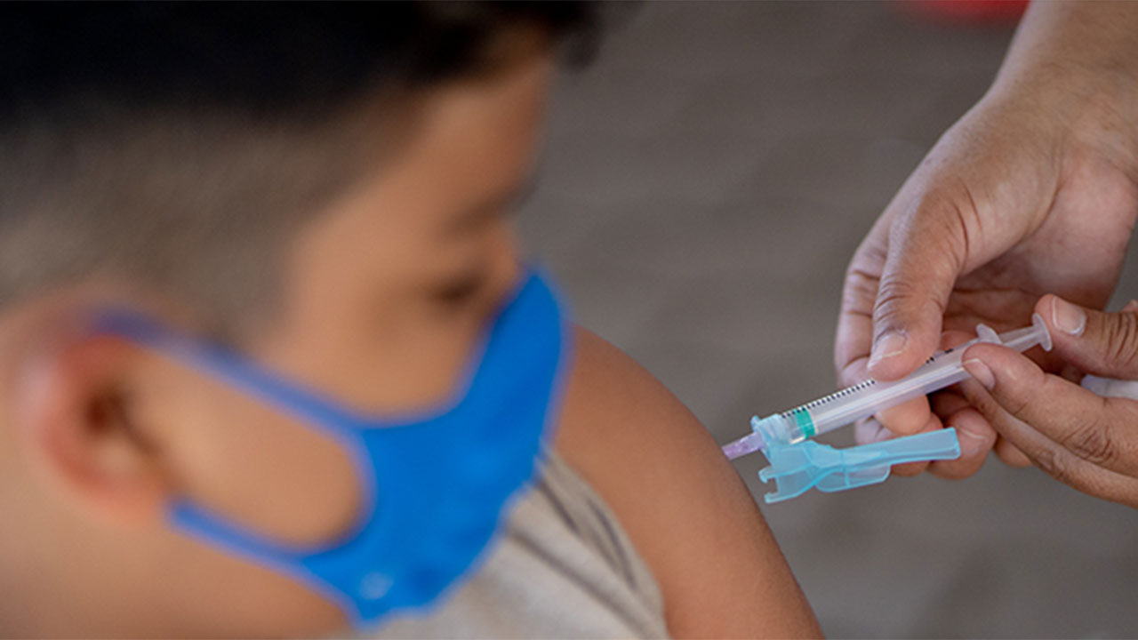 Vacinal completa contra a covid-19 em crianças é baixa no Brasil