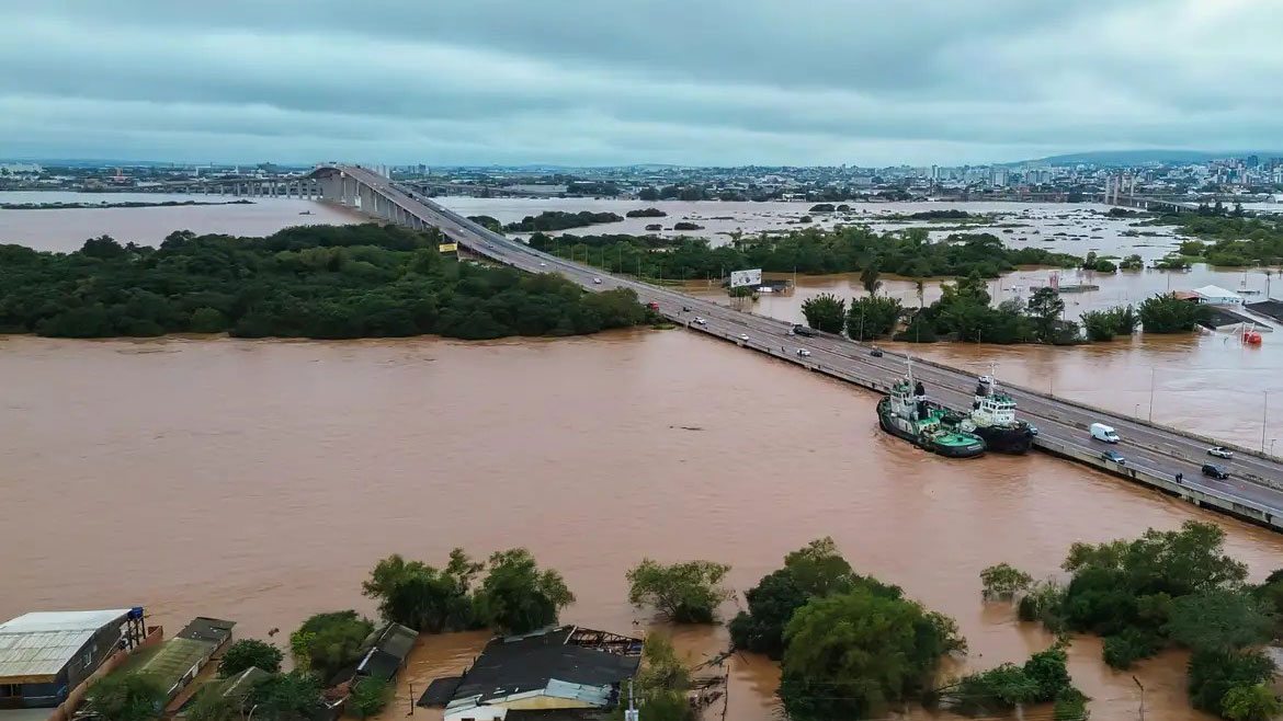 Chuvas no Rio Grande do Sul já causaram mais de 50 mortes e incontáveis prejuízos; estado de calamidade foi decretado desde a última quarta-feira (1).