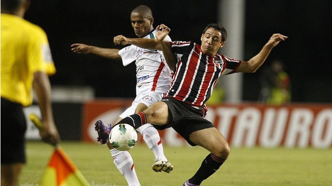 Registro do jogo entre Independente e São Paulo, pela Copa do Brasil de 2012, última vez em que o time paulista esteve no Mangueirão.