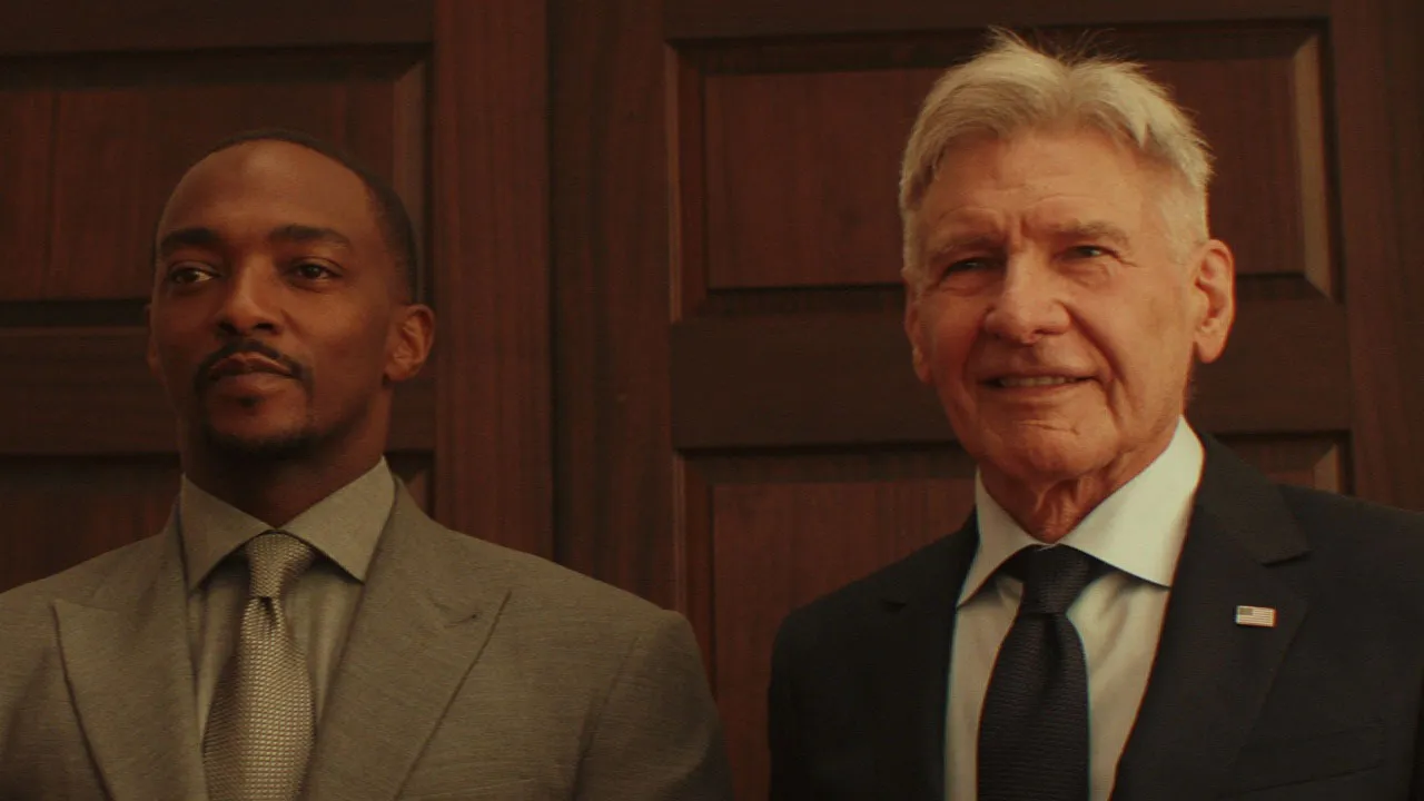 O Falcão (Anthony Mackie) assumiu oficialmente o manto do Capitão Américao e o recém-eleito presidente dos EUA, Thaddeus Ross, interpretado por Harrison Ford em sua estreia no Universo Cinematográfico Marvel.