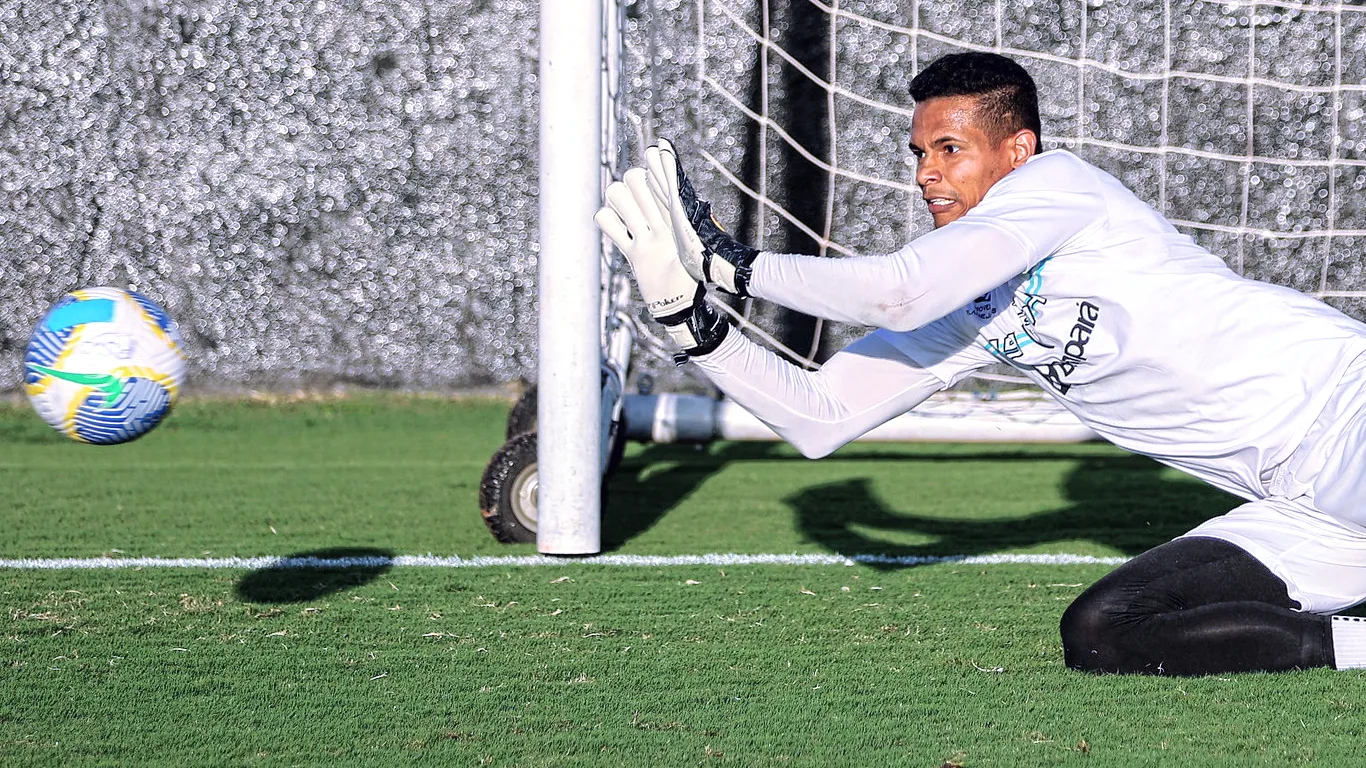 Diogo Silva é o titular na Copa Verde