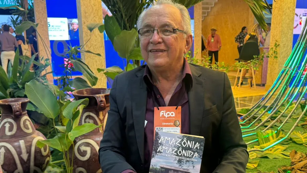 José Maria Mendonça lançou o livro, “Amazônia por Amazônida", durante a FIPA