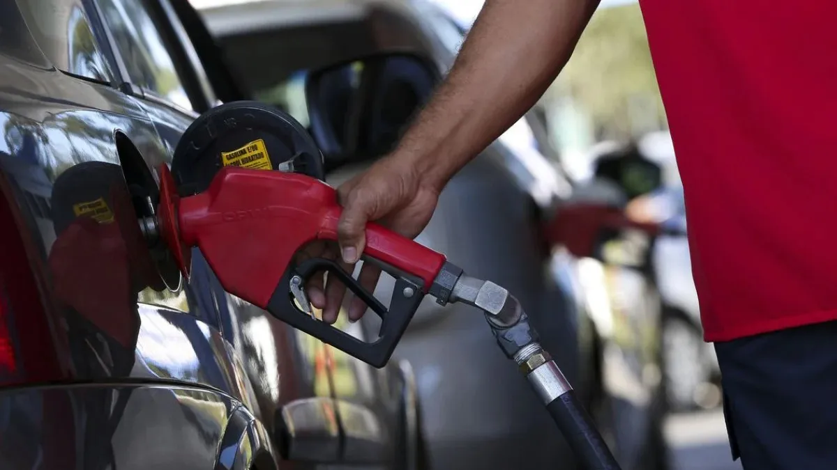 Imagem ilustrativa da notícia: PCC avança na compra e postos de combustíveis