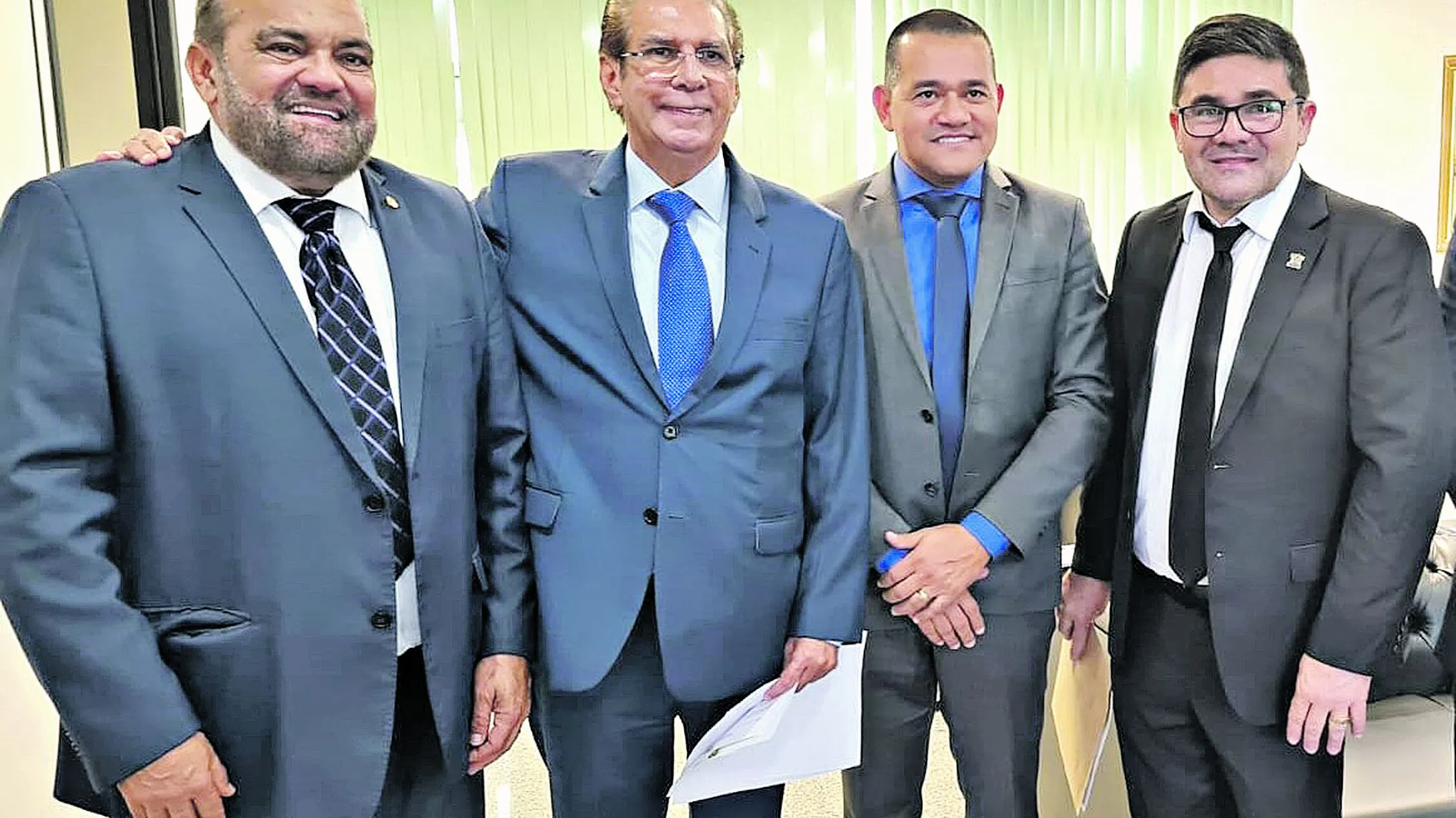 Com o deputado federal Hélio Leite e o prefeito Tarrafa (Curuçá) no gabinete