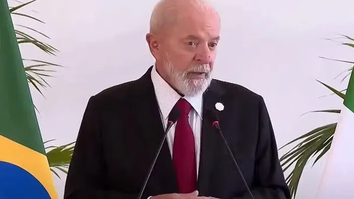Lula criticou duramente a proposta, classificando como "insanidade"