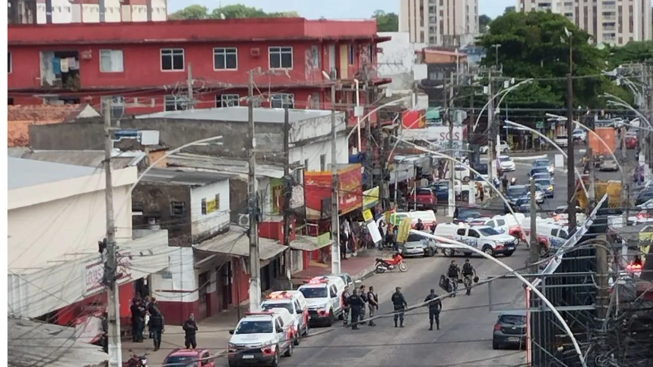 Policiais cercaram o local e internditaram parte da avenida Rodolfo Chermont, na Marambaia