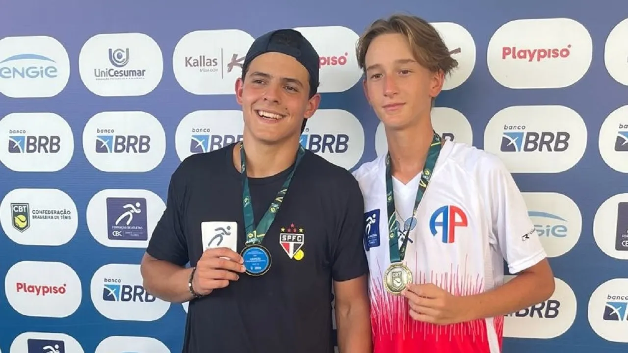Nicholas Matos e Felipe Bulamarqui. foram compeões no torneio de duplas categoria 16 anos masculino .