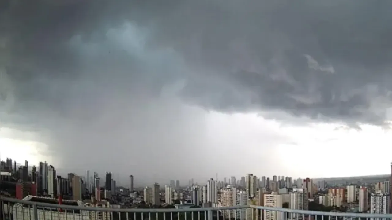 Ao invés de refrescar, chuva curta pode ter piorado a sensação térmica