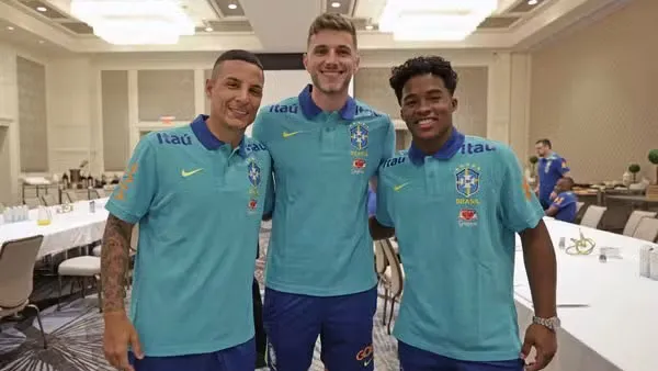 O lateral Guilherme Arana, o goleiro Bento e o atacante Endrick já estão integrados à delegação da Seleção Brasileira, nos EUA.