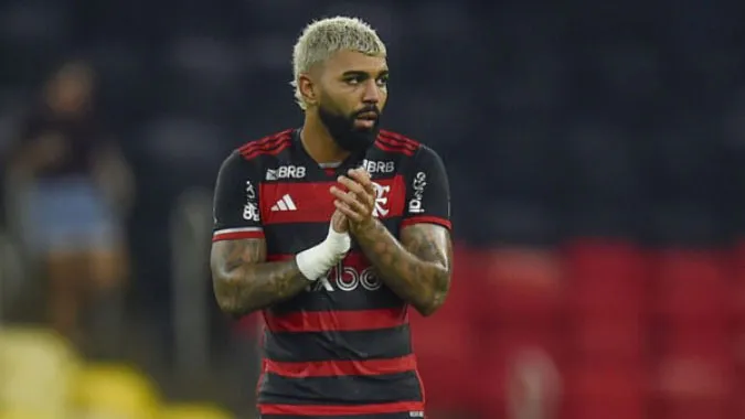 Gabigol com a camisa do Flamengo.
