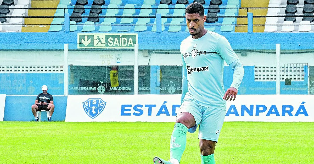 Zagueiro Carlão pode voltar ao time titular do Paysandu.