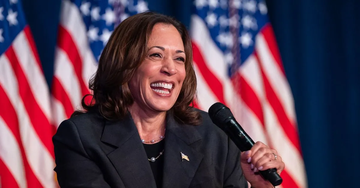 A atual vice-presidente dos EUA, Kamala Harris é favorita ao lugar de Biden à corrida presidencial.