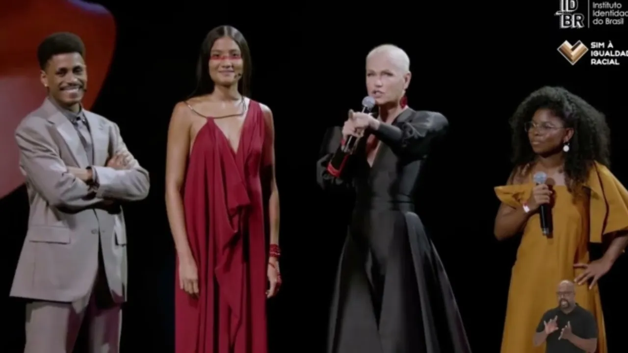 Xuxa foi "lacrada" por Inteligência Artificial durante evento do Prêmio Sim à Igualdade Racial