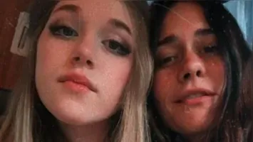 Bettina chama a atenção pela beleza como a mãe