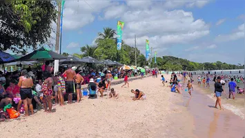 O balneário faz parte da Grande Belém e é um destino certo para quem quer curtir uma praia sem andar muito.