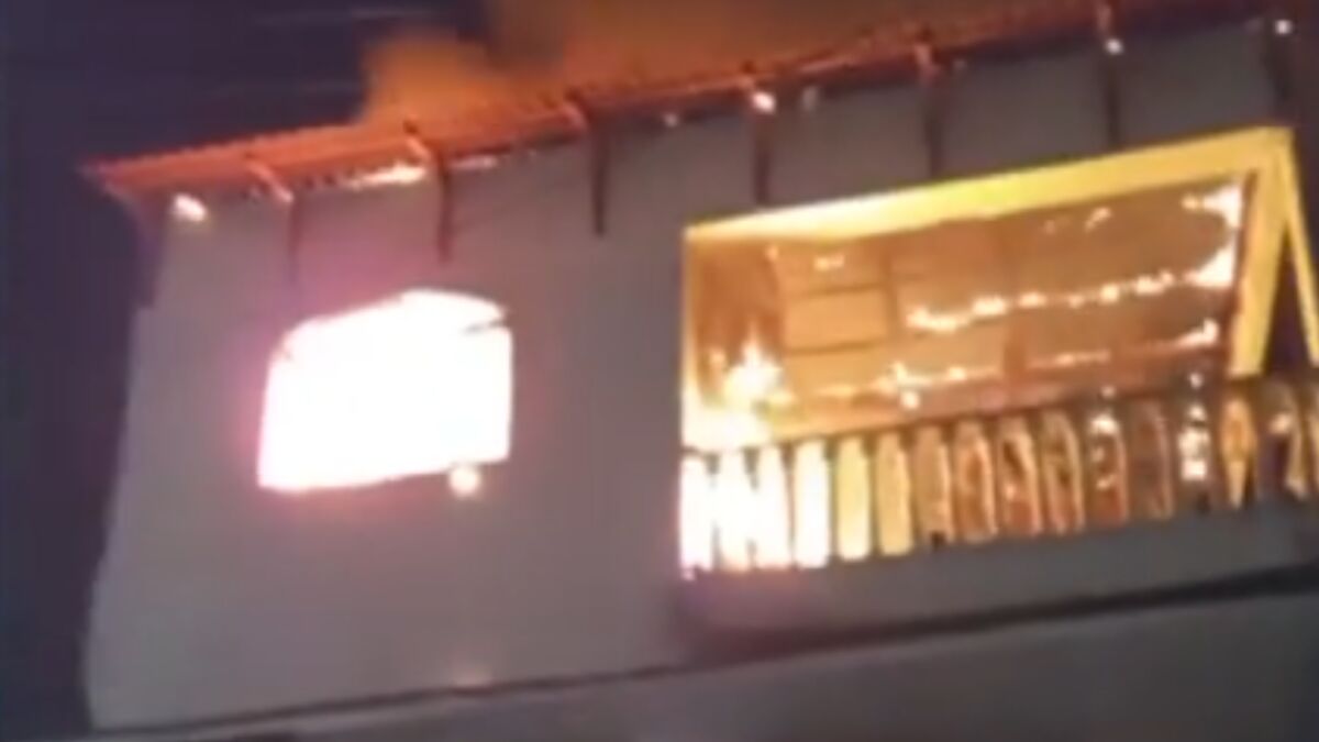 Jovem tem 90% do corpo queimado em incêndio residencial