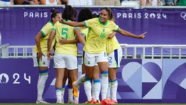 Gabi Nunes marcou o gol da vitória do Brasil na estreia do Futebol Feminino